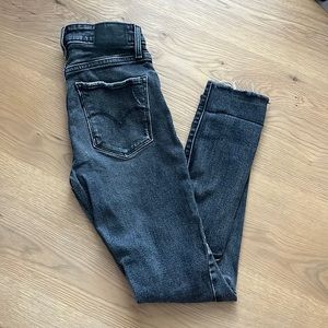 Levi High Rise Skinny Jeans